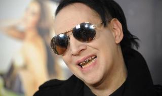 玛丽莲·曼森是不是有只眼睛瞎了 玛丽莲-曼森